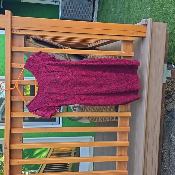 Maroon lacey dress - Picture 2 of 2